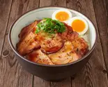 焼豚丼 Grilled Pork Rice Bowl（宮崎辛麺 響 池田中町）