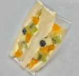 フルーツサンド（マルヤスベーカリー）