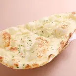 ガーリックナンgarlic naan（インドカレースワズ）