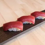 まぐろ3貫（鮨・酒・肴 杉玉 天神）