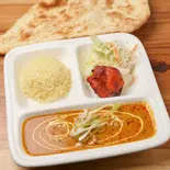 スパイシーチキンカレーセットSpicy Chicken Curry Set（美味しい本場のインドカレーBOMBAY CAFE ＆ BAR）