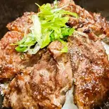 牛ハラミ丼(串焼き鶏一品てんすい)