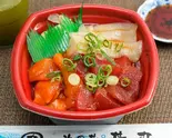 【当店人気No.2】ヅケ三色丼（丼丸どんどん 旗の台所）