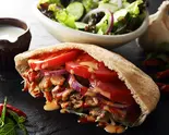 『やみつきビーフ＆ヘルシーチキン』ケバブ ピタパンサンド【サラダ付き】（Mrs Istanbul Kebab Delivery 高宮1丁目2号店）