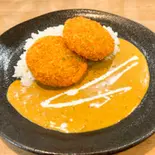 餃子風メンチカツカレー弁当(Milk Curry & Bar Bite)