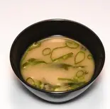 味噌汁（元祖 変わりかつ丼・親子丼 祭太鼓 大阪駅前第2ビル店）