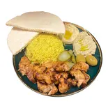 シシ・タウークプレート / Shish Tawook Plate / شيش طاووق مع أرز ومقبلات（アラベスク・レストラン＆カフェ / Arabesc Restaurant＆Cafe）