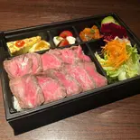 国産A5黒毛和牛の彩りローストビーフ弁当(銀座イタリアンORIGO)