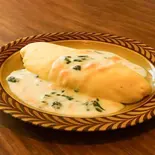 サーモンとほうれん草のクリームソース（Bistro ＆ Cafe Lamp）