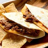 ビーフケサディーヤ|Beef Quesadilla（la la tacos恵比寿店）