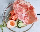 贅沢!!炙り和牛のせ盛岡冷麺(東京冷麺Lab.都立大学駅前店)