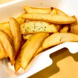 ♤ ホクホク皮付きウェッジポテト Mサイズ (200g)(フライドポテトのお店 ポタテトポテト)