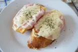 ベーコンチーズフレンチトースト(食べ歩きスイーツ Katoh)
