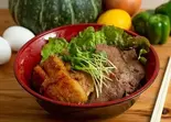 欲張り2種ステーキ丼(牛カルビ、牛タン) Glutton's Steak Duo Rice Bowl (Beef Kalbi/Beef Tongue)（鉄板焼き屋のステーキ丼）