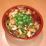 ピリ辛ガーリック味噌チキン丼（鳥八 下丸子店）