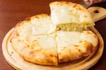 はちみつ チーズナン HONEY CHEESE NAAN(サンガム 神保町本店)