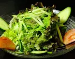 ミニグリーンサラダ +1pc チキン mine salad 1pc chicken（チョウタリー レストラン andバー）