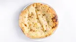 ガーリックチーズナン Garlic cheese nan（SUNRISE 早稲田店）