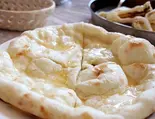 蜂蜜ナン Honey Naan（アジアンレストランサラティー）