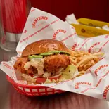 【単品】アボカドチキンバーガー Avocado Chicken Burger(SUNNYDINER 本店)