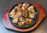 宮崎地鶏の炭火焼き / Charcoal-Grilled Miyazaki Free-Range Chicken（炭火BULL鶏 相模大野店）