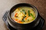 お子様に大人気！野菜がたっぷり入った優しい味のたまごスープ（焼肉慶楽苑長原本店）