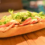 豚バラ肉のバインミー Banh Mi with Grilled Sliced Pork Belly（33 Manet cua）