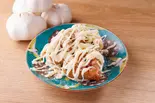 自慢のマヨガーリックから揚げ(3個) Signature Mayo and Garlic Fried Chicken (3 Pieces)（二郎ラーメン専門店 ラーメン たけ二郎 東淀川店）