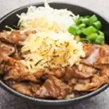 チーズ牛カルビ丼（豚めし家 なんばパークス前店）