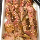 霜降り黒毛和牛サーロインステーキ重（日本料理 味三昧）