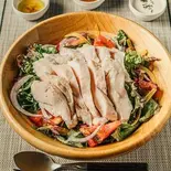 ジューシーチキンオーバーサラダ(低温調理した鶏むね肉150g)(【糖質制限・高たんぱく】ヘルシーチキンオーバーライス TOKYO CHIKEN LIFE 東京チキンライフ)