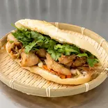 バインミーガーヌンーサ ( Bánh mì gà nướng sả)(バインミー バーバー 吉祥寺店)