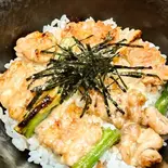 焼き鳥丼(串焼き鶏一品てんすい)