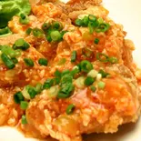 若鶏のチリソース唐揚げ(5個)(本まぐろ中とろ切り落としと次の肉料理 マキバスタイル 芝浦店)