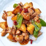 鶏肉とジャガイモの黒コショウ炒め 【黑胡椒鸡肉烧土豆】(中華料理 聚楽園)