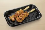 鶏皮串(2本)（和食さと 上更通店）