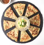 アボカドチーズチヂミ（冷麺とチヂミの店 면면(ミョンミョン)）