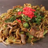 焼きうどん(ブタ)（凡 元町本店）