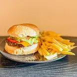 ビーフバーガー＆ポテトセット（スタンドケバブ HALAL）