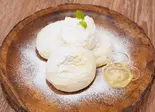 しろいパンケーキ【高級アカシアはちみつ】(しろいパンケーキとみずいろレモネード)