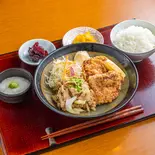 にくから弁当(唐揚げ＆しょうが焼き)（練馬食堂 汁とめし）