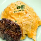 【ハンバーグ乗せ】ふわとろオムライス ～Fluffy omelette rice with Put on a hamburger～（オムライスとフレンチトーストの店 たまごの島）