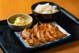 餃子弁当(俺流餃子楼 新宿東南口店)