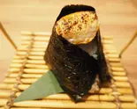 サーモンハラスおにぎり Salmon Belly Rice Ball（おにぎり屋 おなかすいた。）
