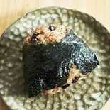 小豆入り玄米にぎり（おにぎりやさん）