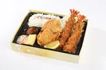 塩レモンから揚げと海老フライ弁当（とんかついなば和幸 天神橋筋商店街店）