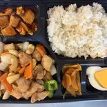 カシューナッツ鶏肉弁当(香港餃子酒場 下北沢店)