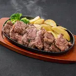 牛ヒレカットステーキ300g(肉汁牧場チャックステーキ KING 大橋店)