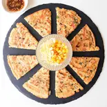 コーンチーズチヂミ（冷麺とチヂミの店 면면(ミョンミョン)）