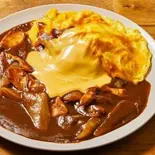 デミグラスソース&チーズのレアオムライス Rare Omelette Rice with Melted Cheese & Demi-Glace Sauce(RajaVetta 池尻店)
